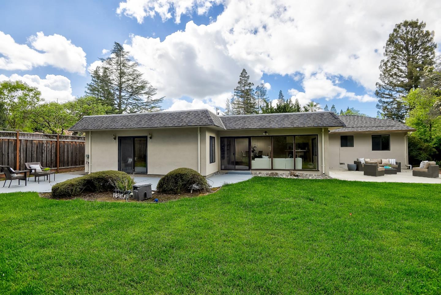 1053 Echo DR