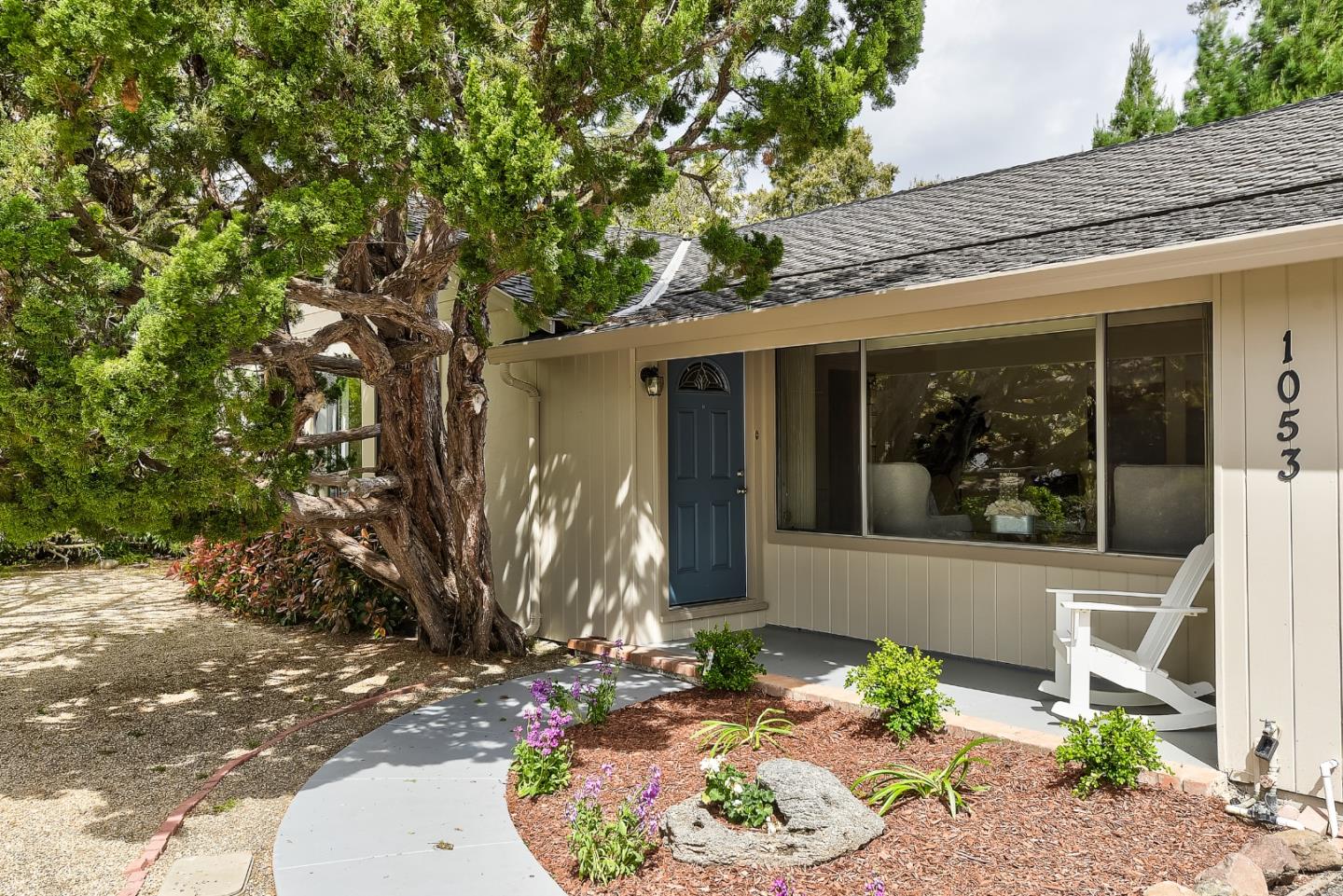 1053 Echo DR