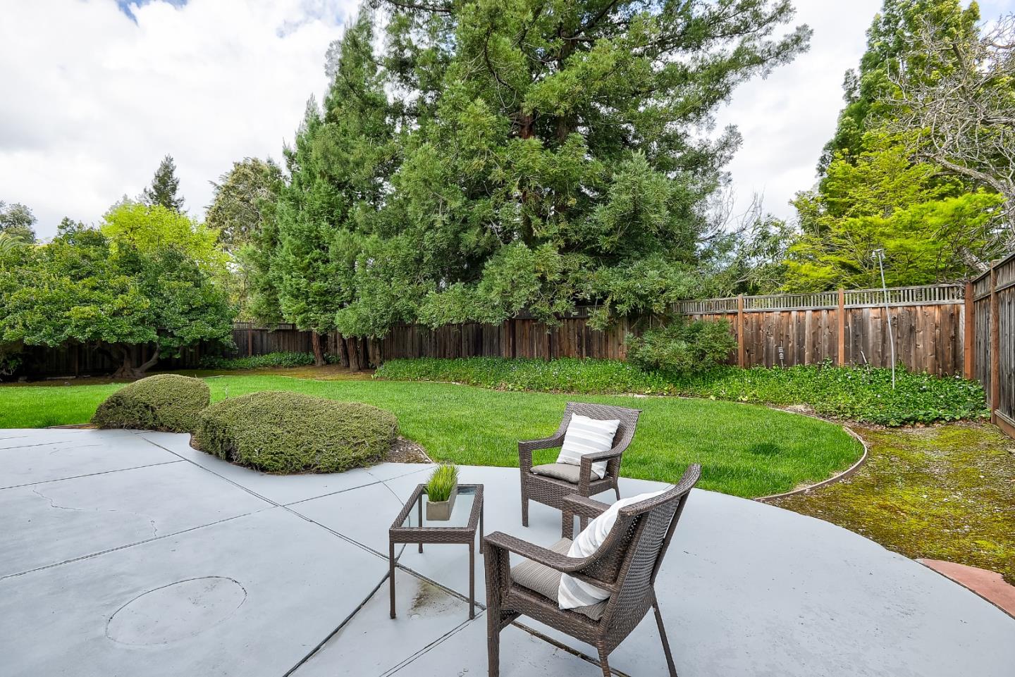 1053 Echo DR