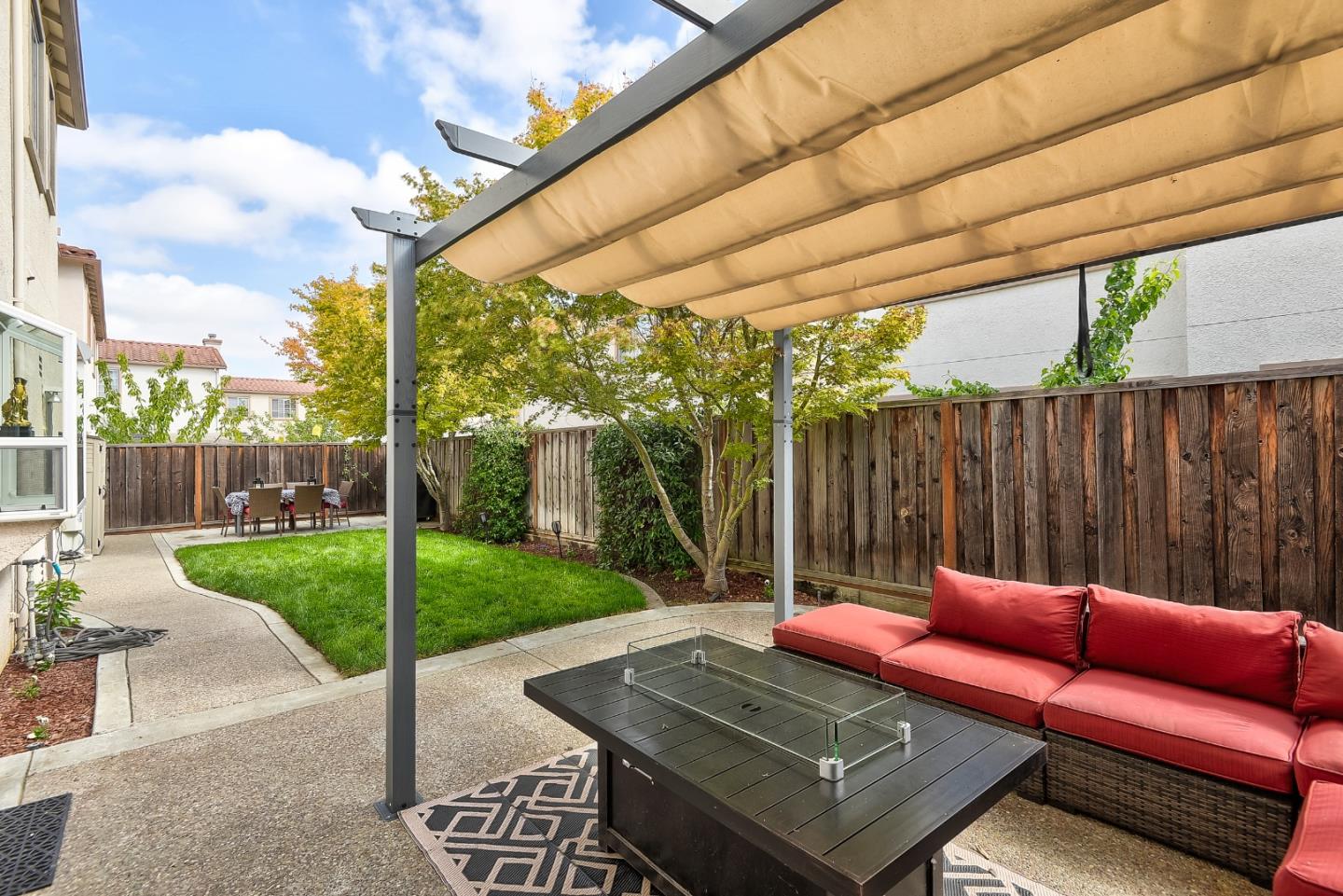 516 Villa Centre WAY