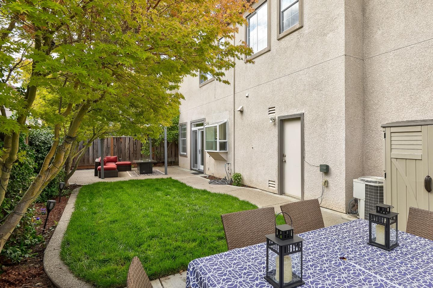 516 Villa Centre WAY