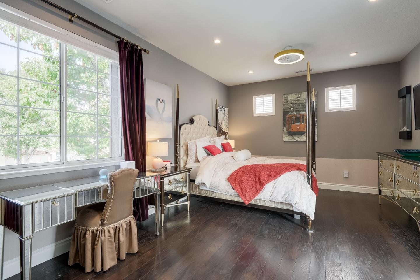 516 Villa Centre WAY