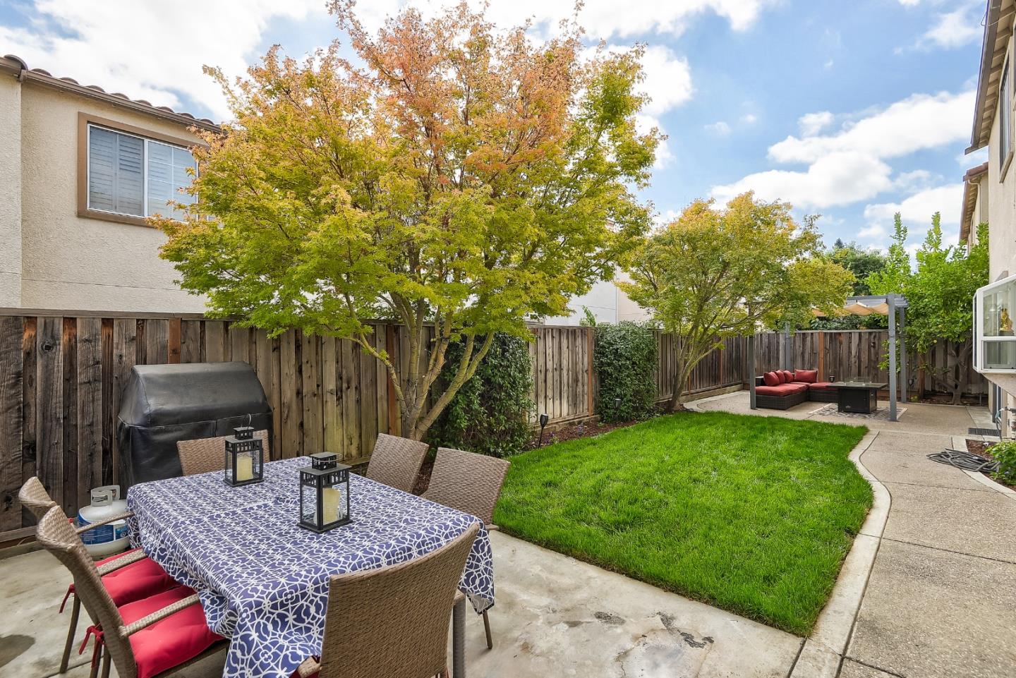 516 Villa Centre WAY