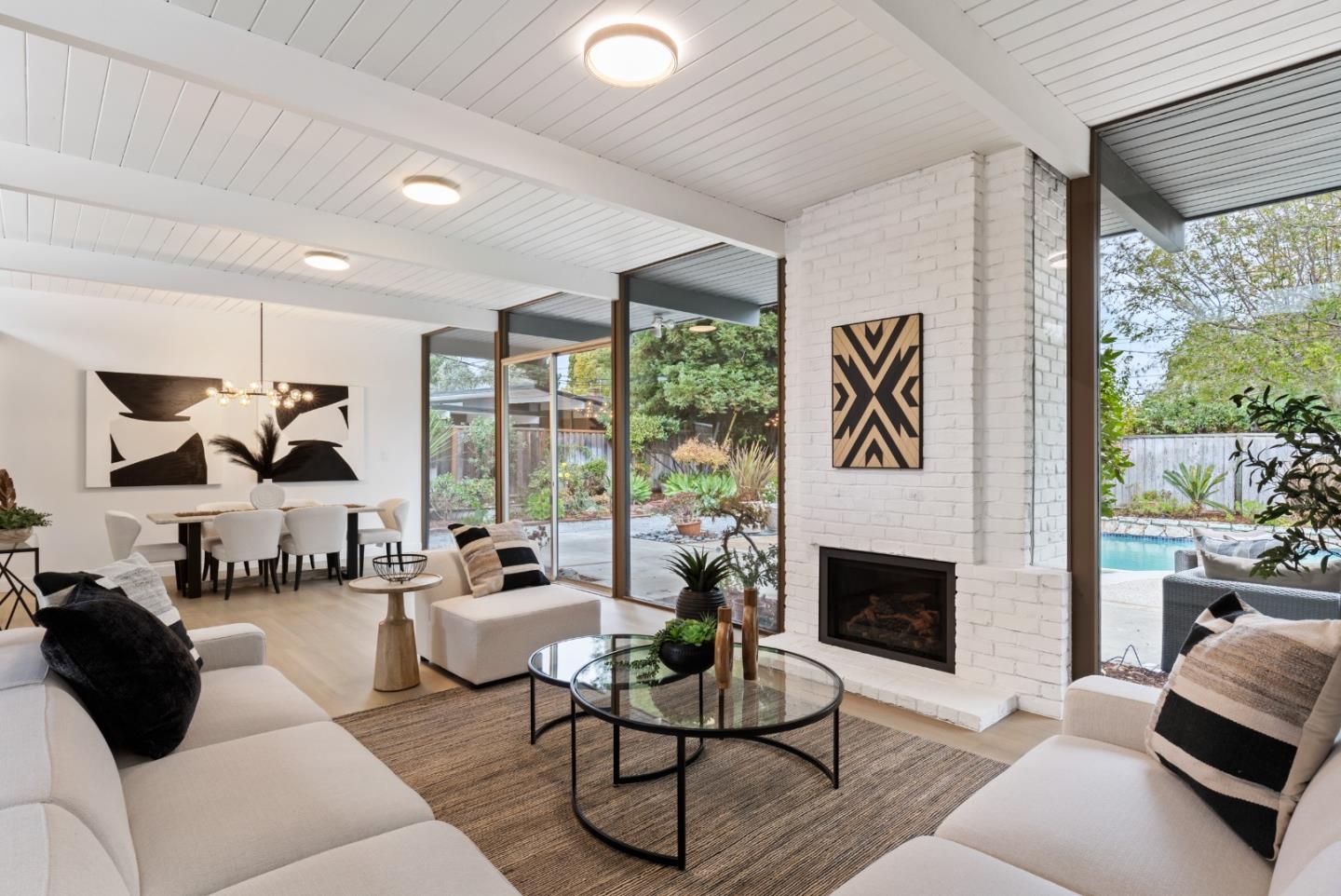661 Vanderbilt DR