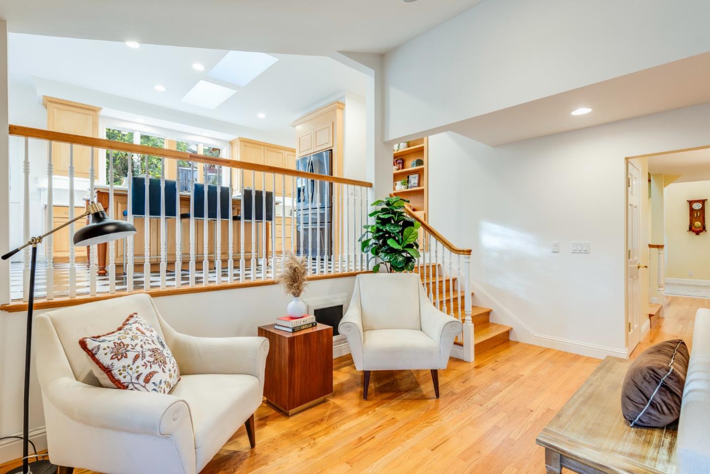 462 Lockewood LN