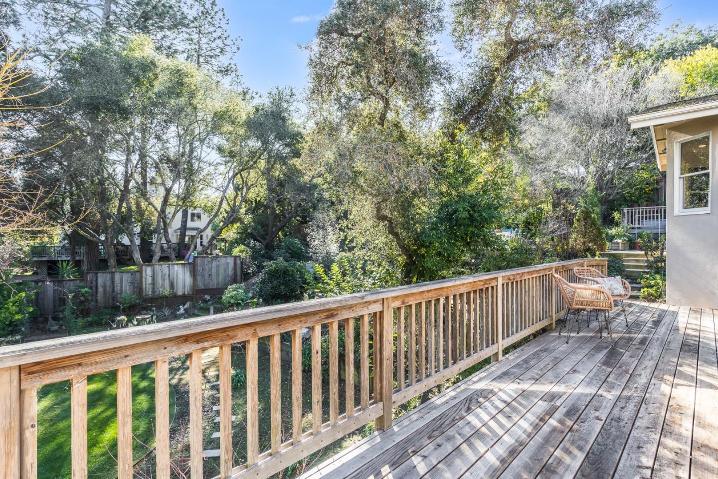 462 Lockewood LN