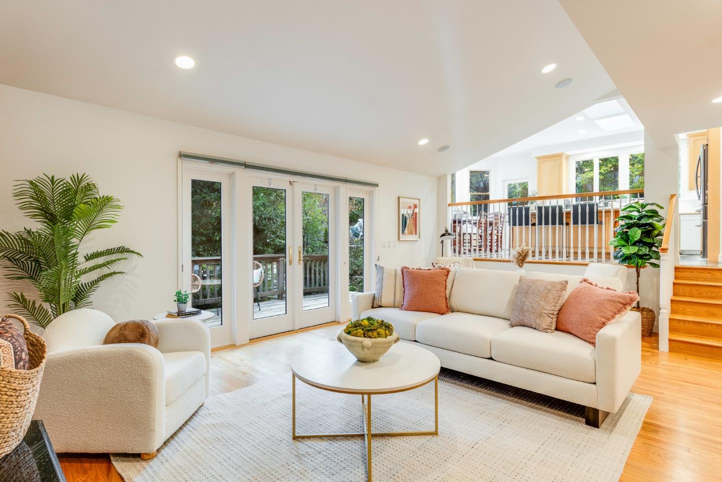 462 Lockewood LN