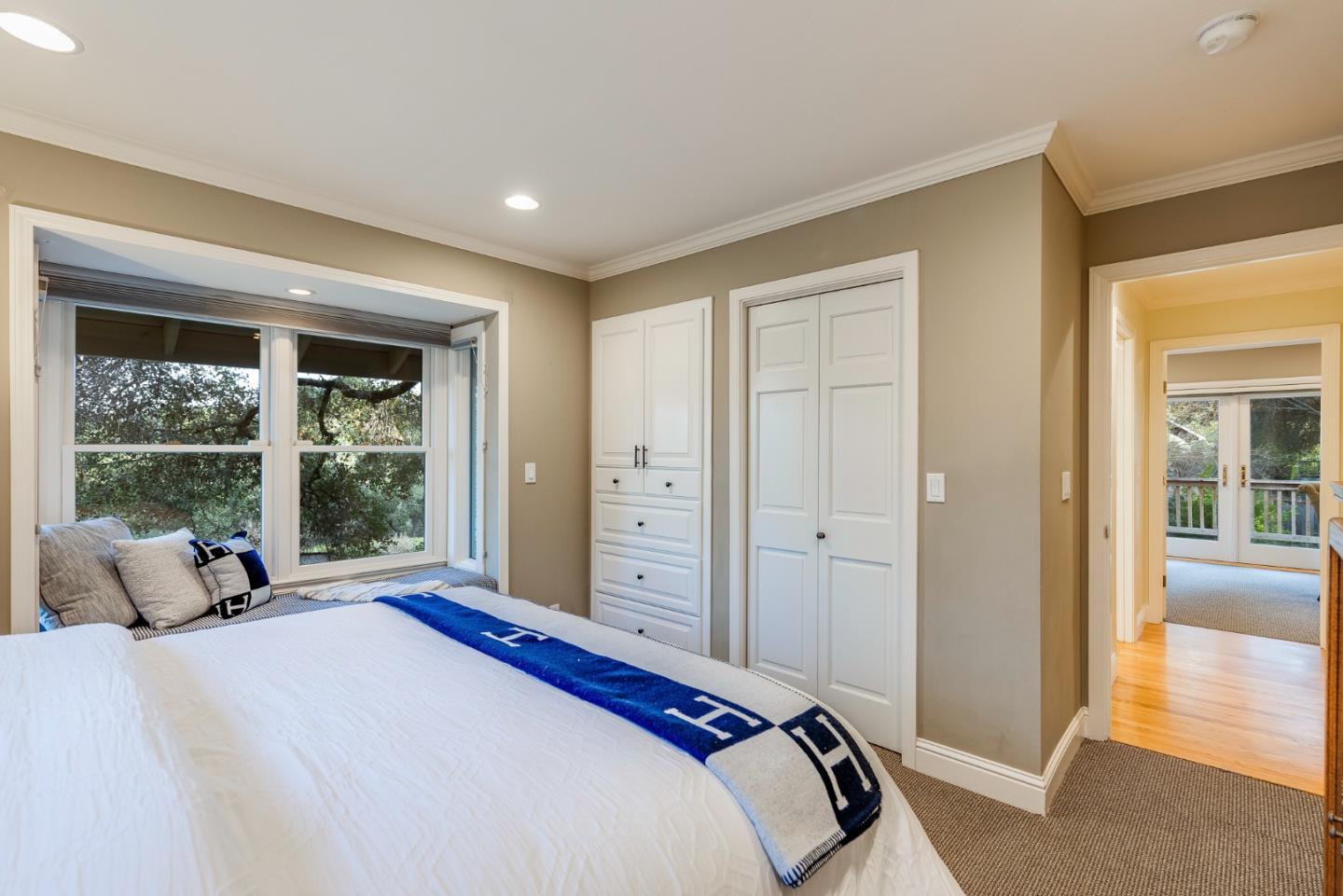 462 Lockewood LN
