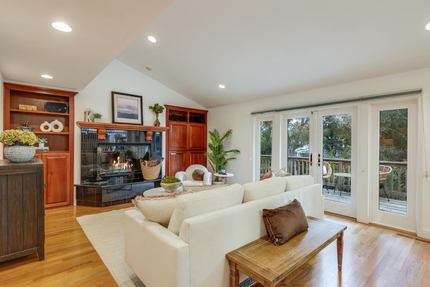 462 Lockewood LN