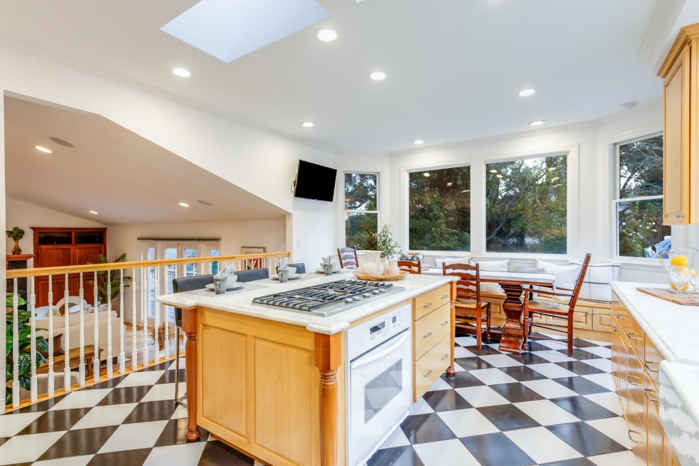 462 Lockewood LN