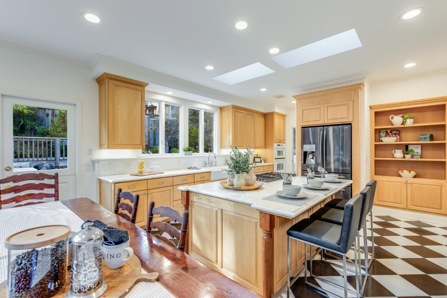 462 Lockewood LN