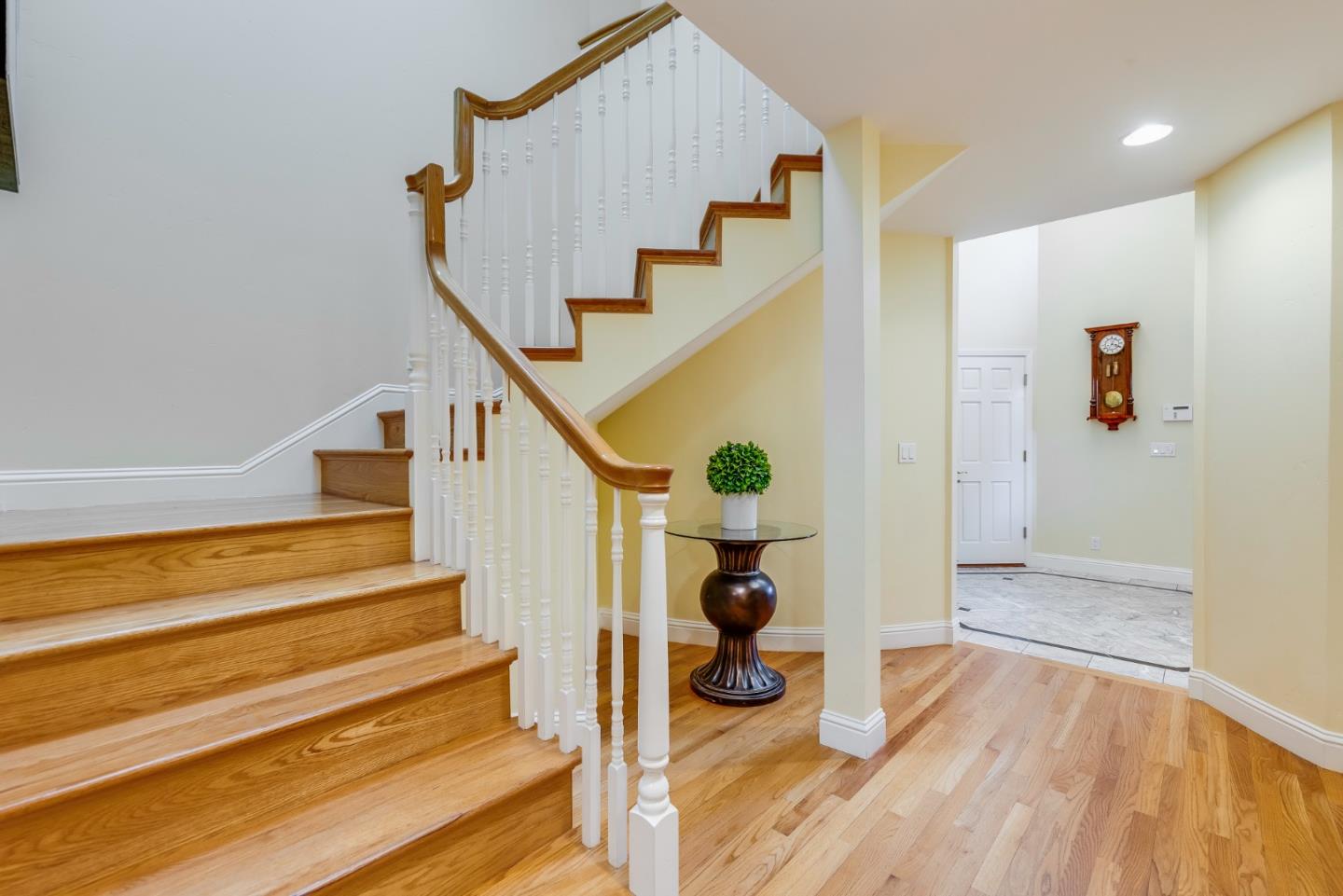 462 Lockewood LN