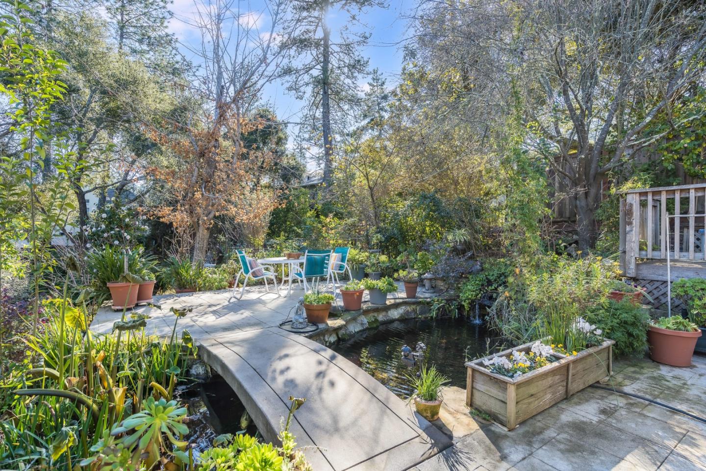 462 Lockewood LN