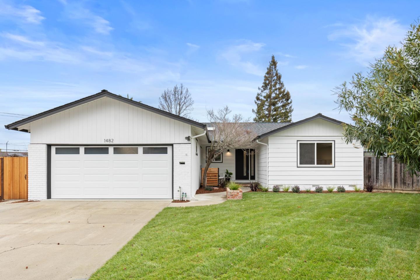 1482 Blackhawk CT