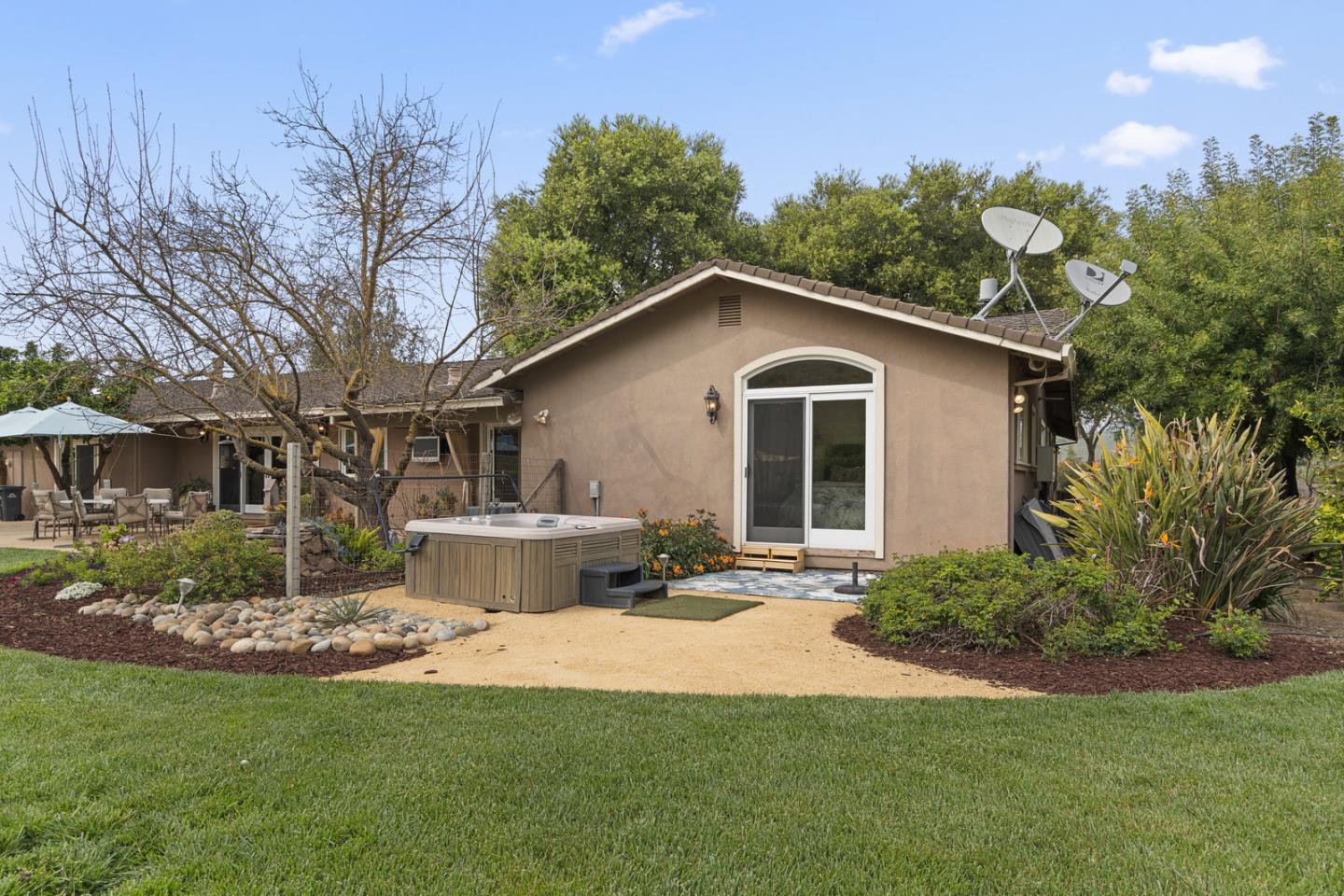 460 Kalana AVE