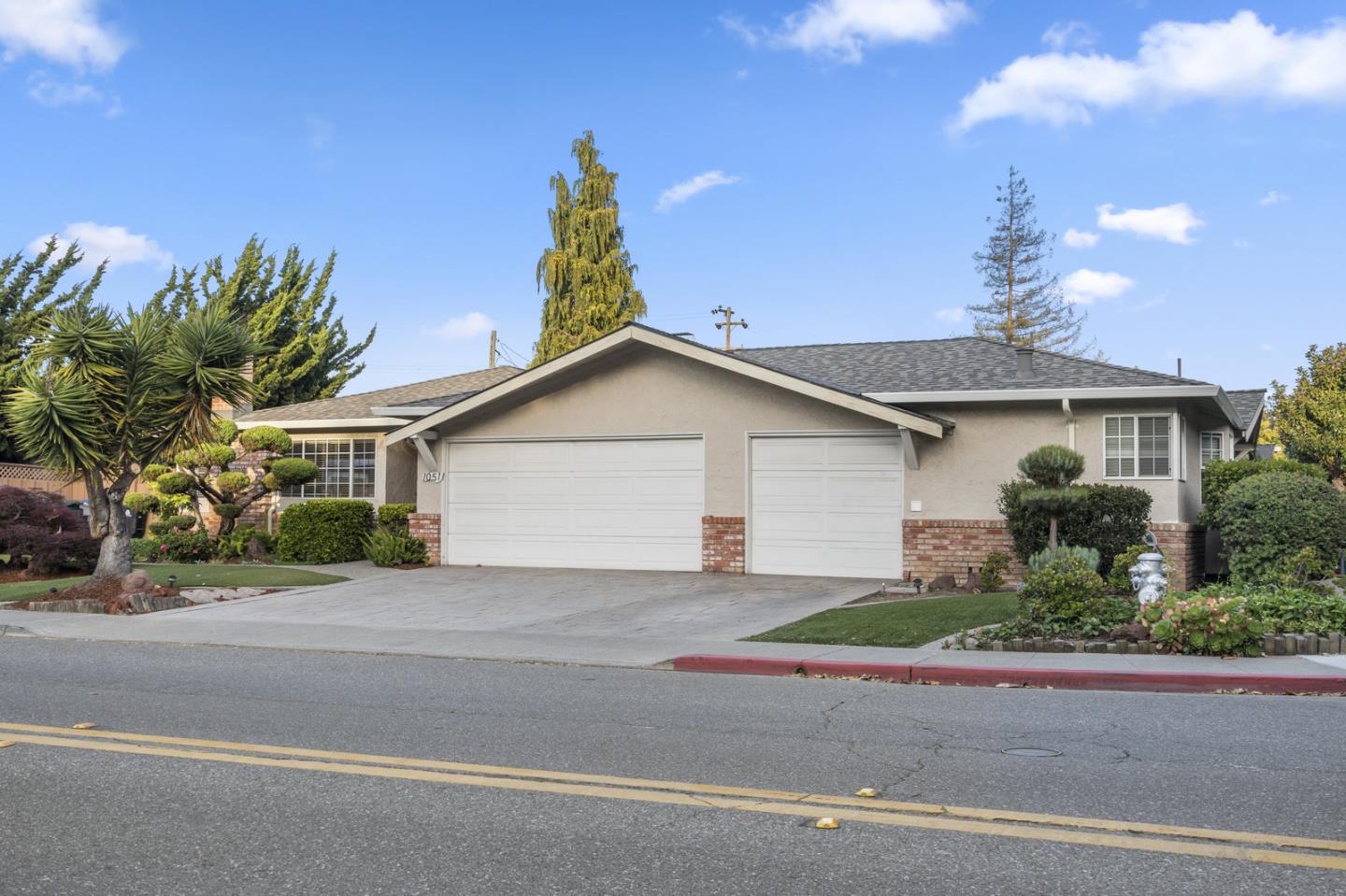 1051 Dale AVE