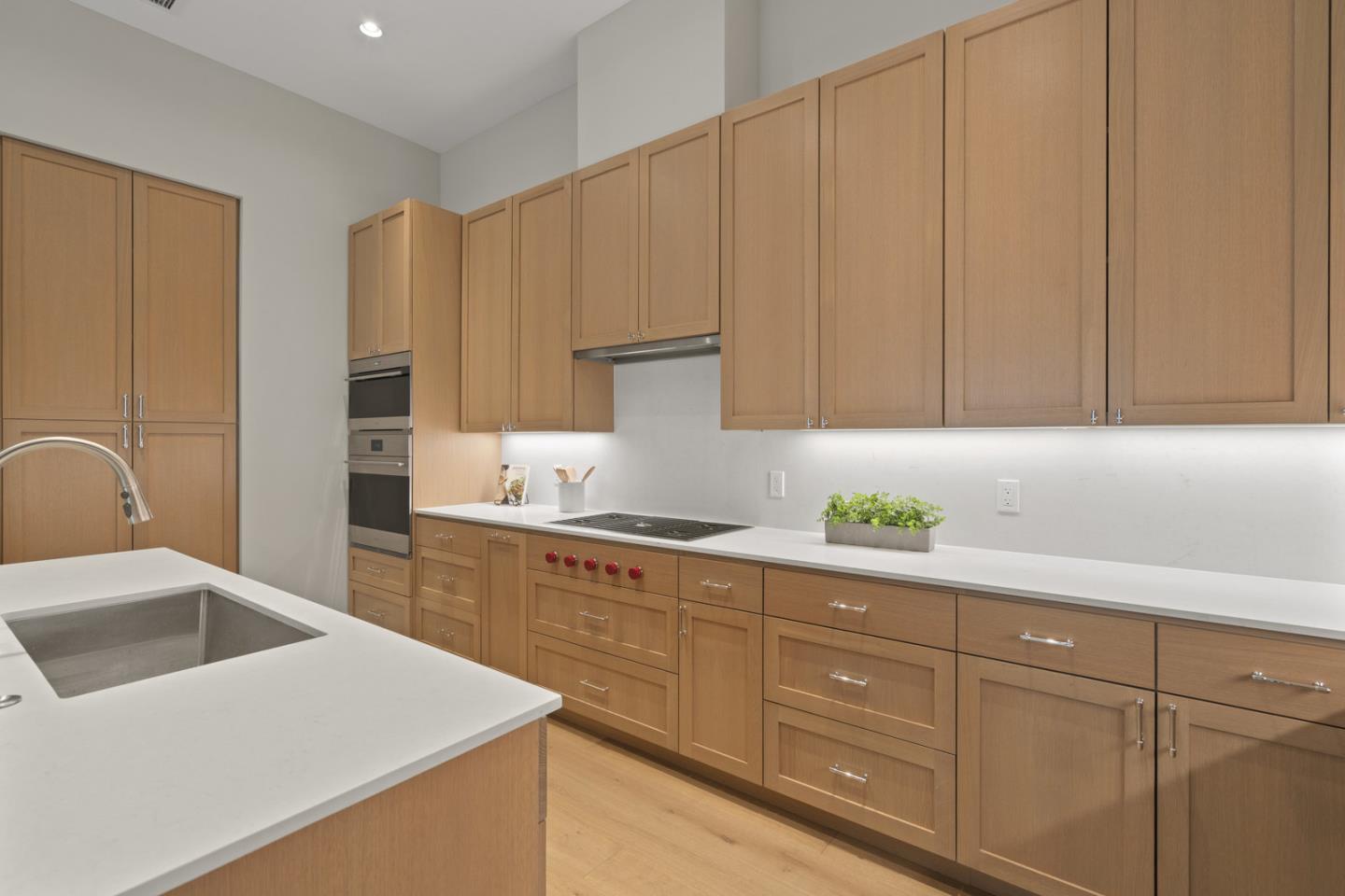 389 1st Street 14