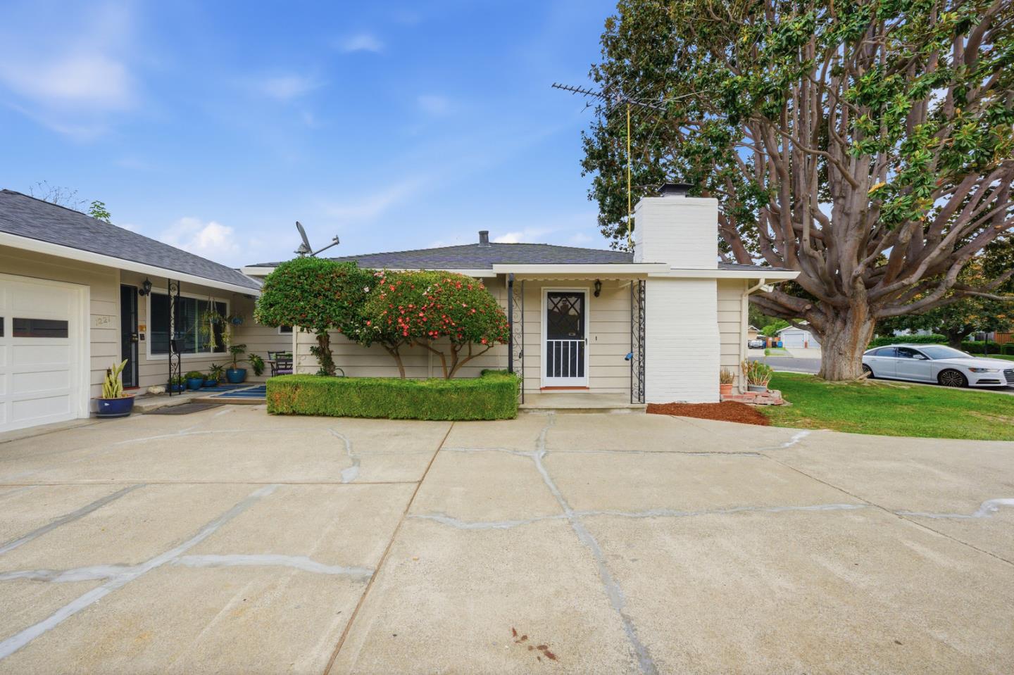 1221 Normandy Way