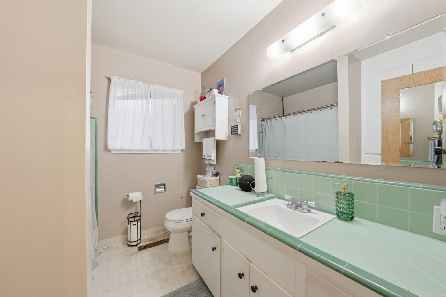 1221 Normandy Way
