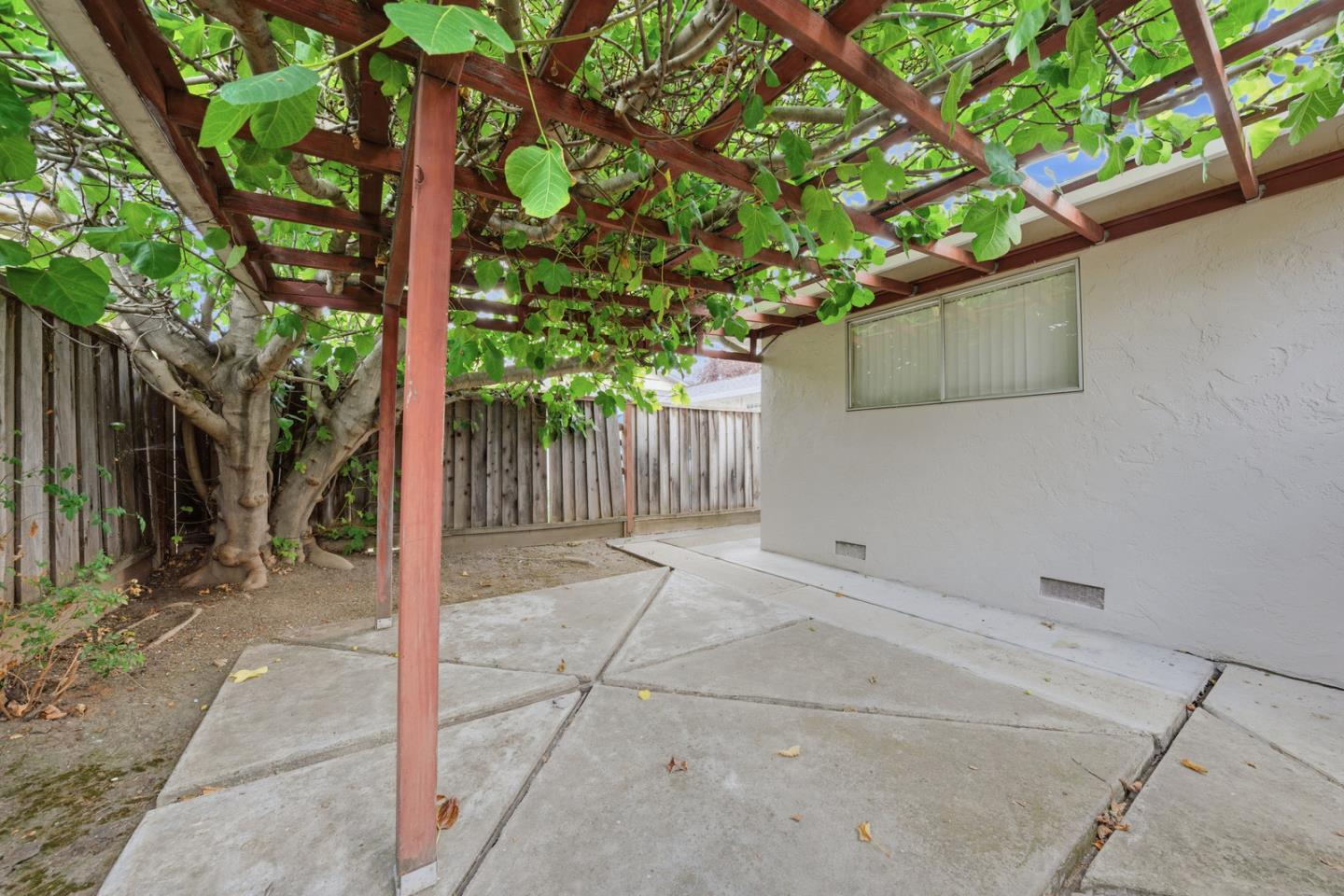 1221 Normandy Way