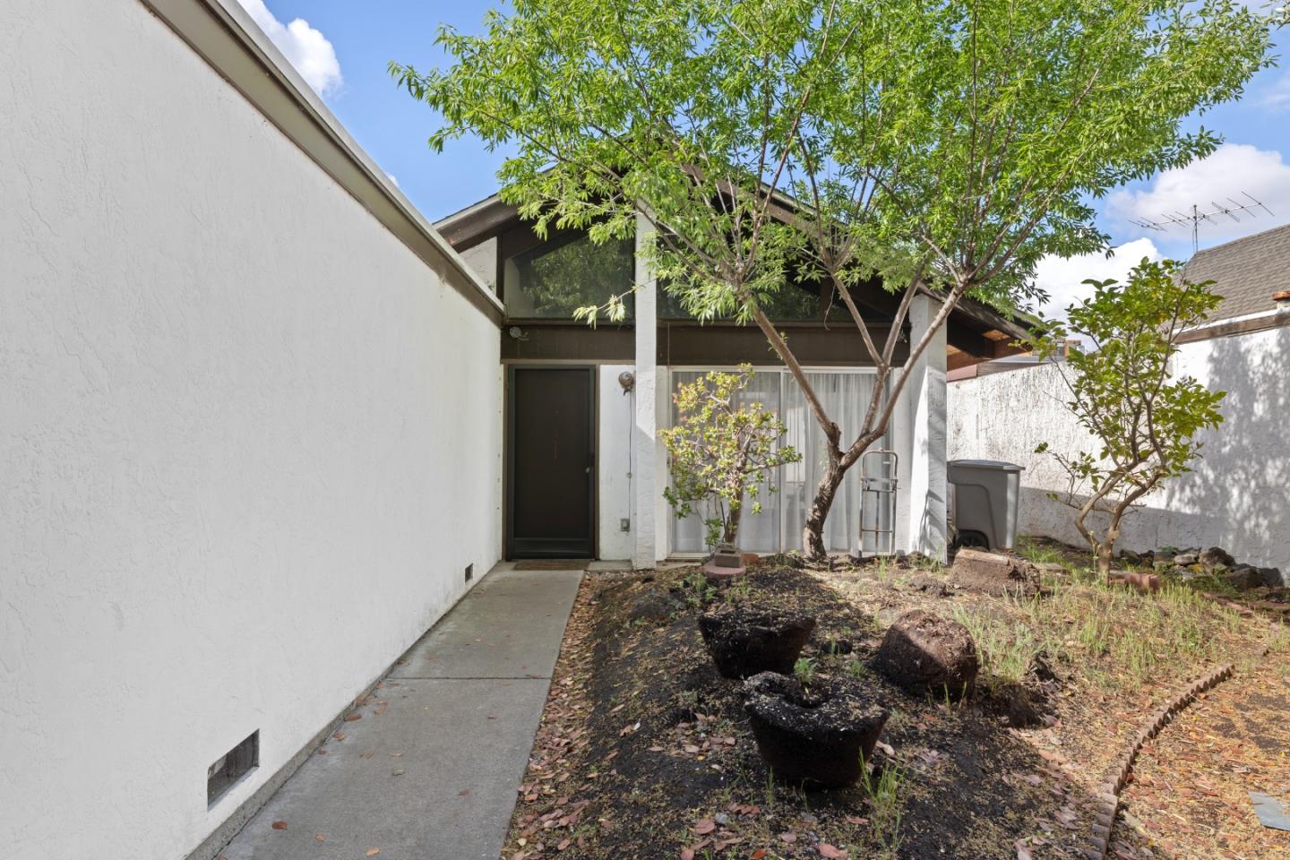 1022 East Evelyn Avenue