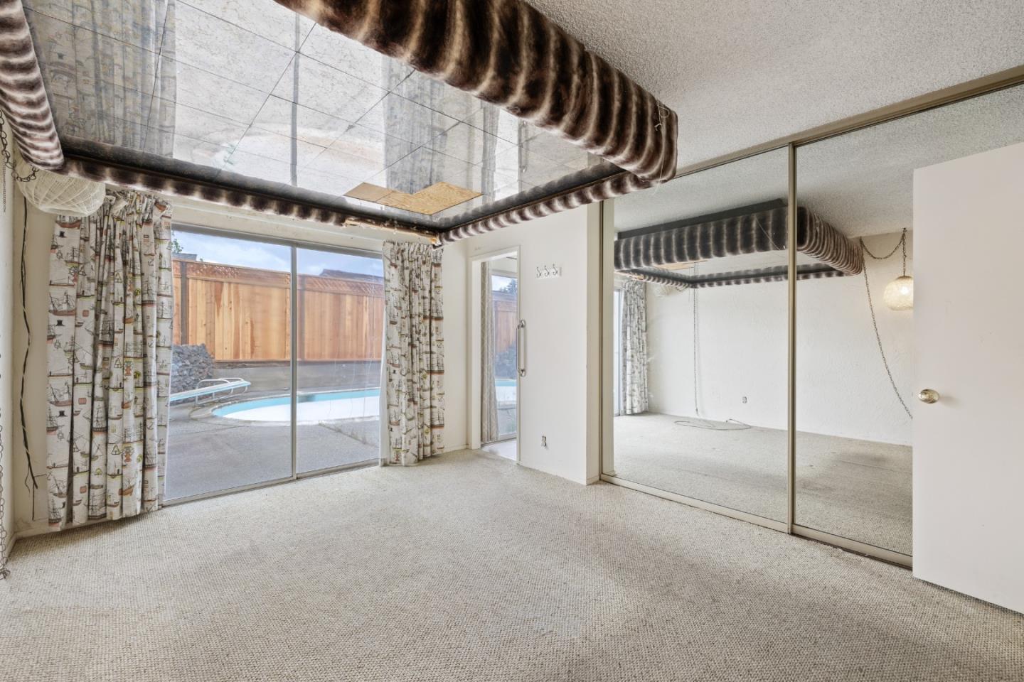 1022 East Evelyn Avenue