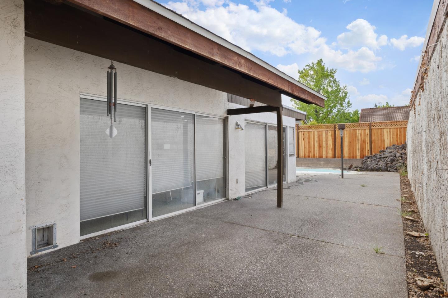 1022 East Evelyn Avenue