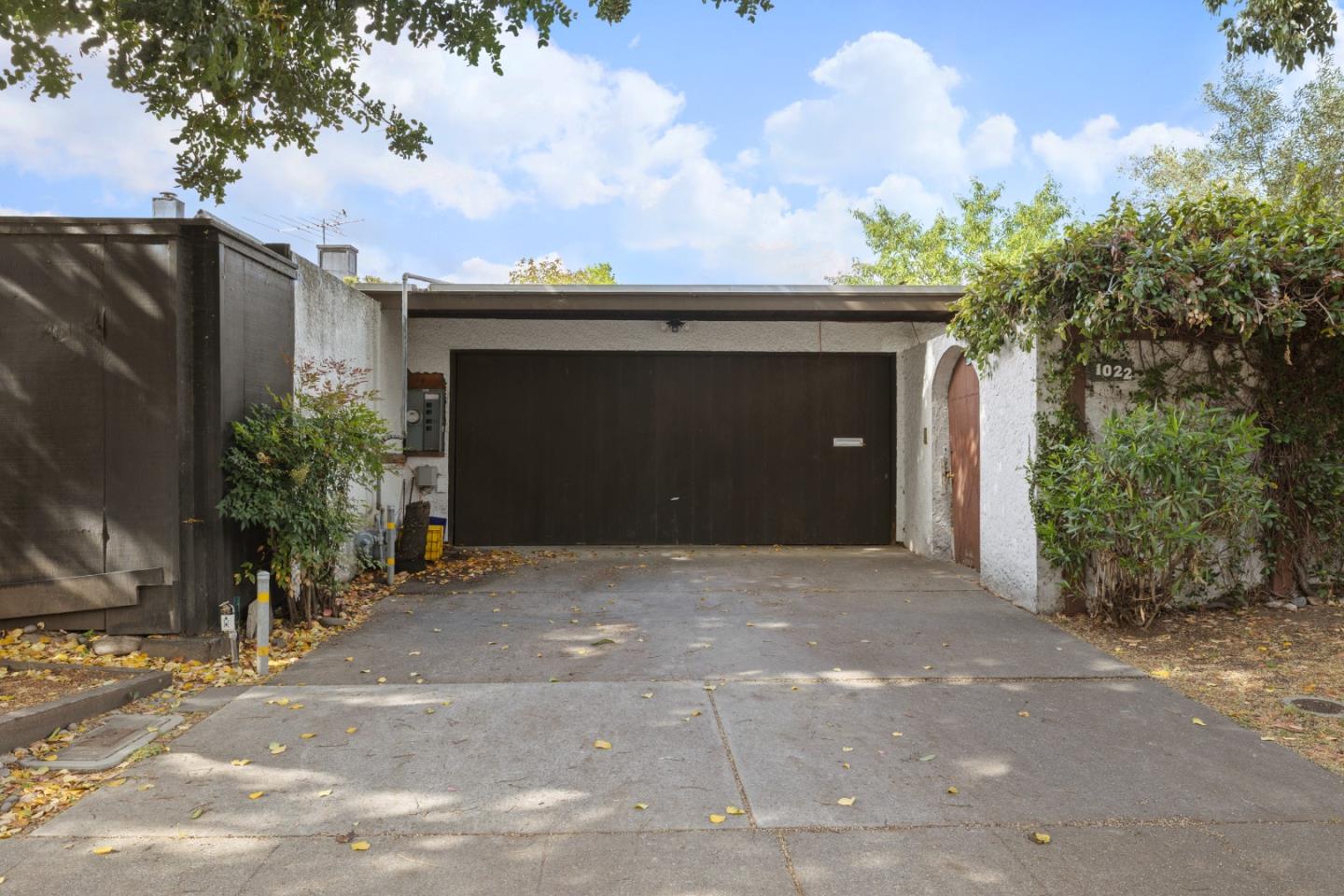 1022 East Evelyn Avenue