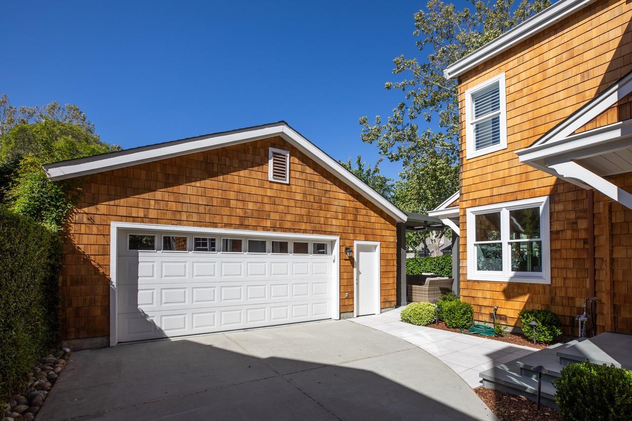 1484 Rosecrest Terrace