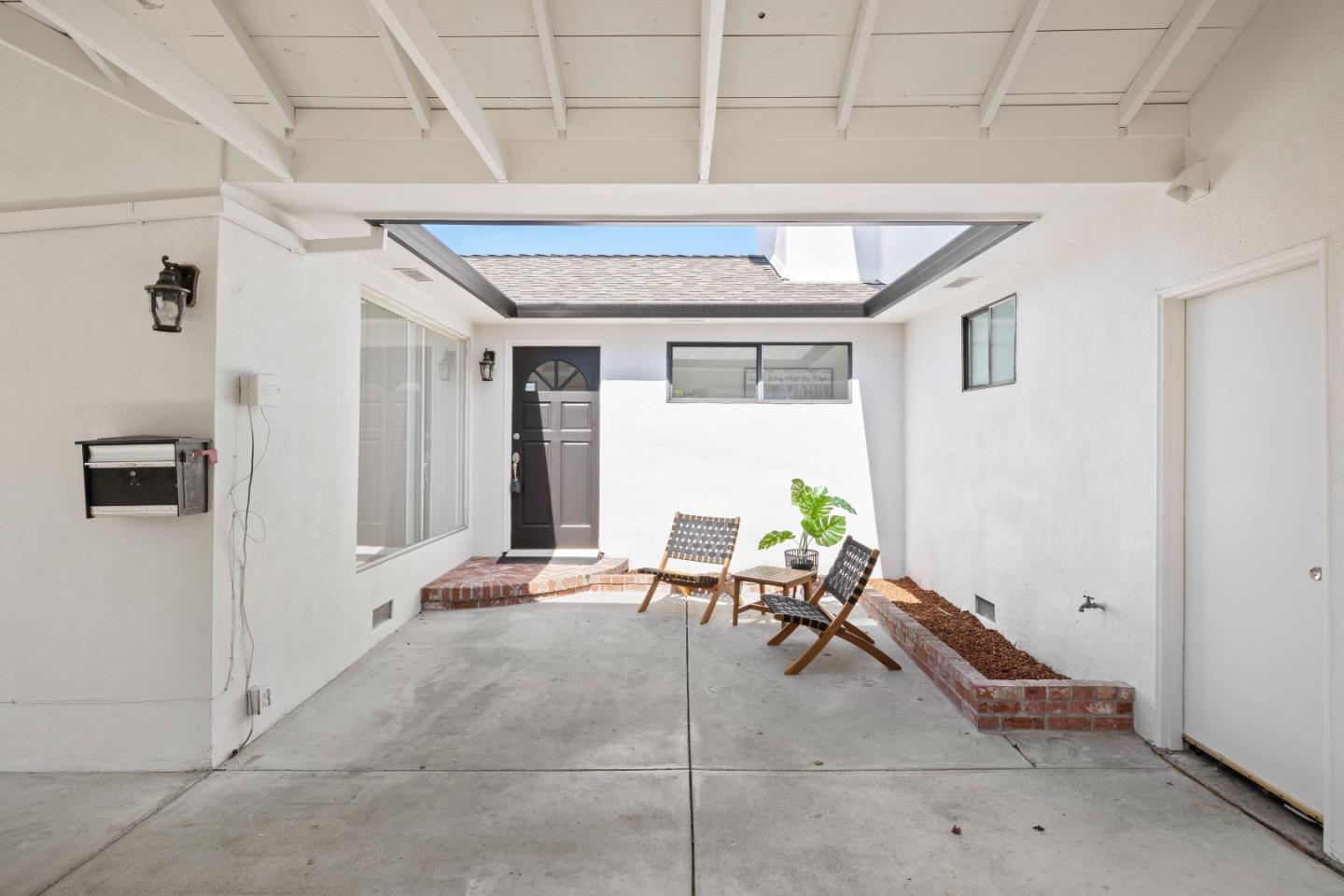 277 East Ferndale Avenue