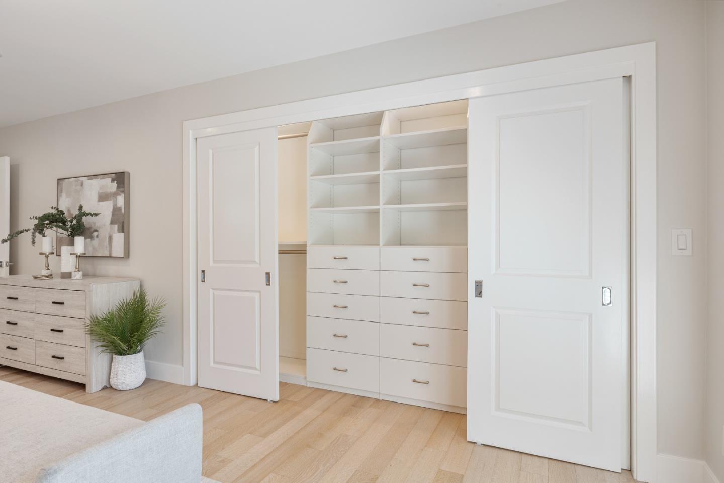 808 Kirkaldy Court