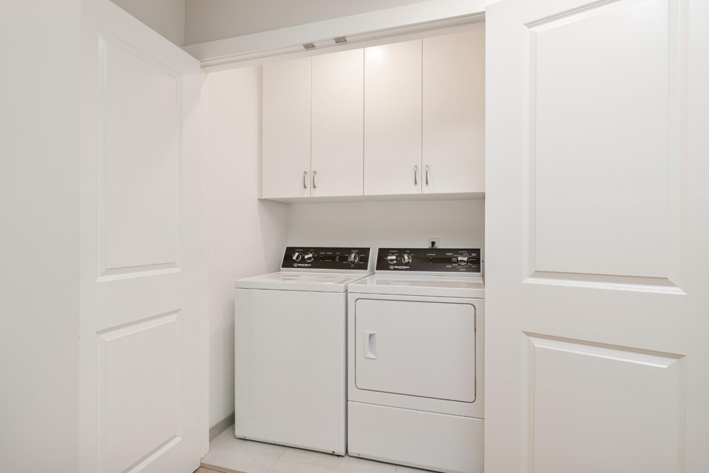 808 Kirkaldy Court