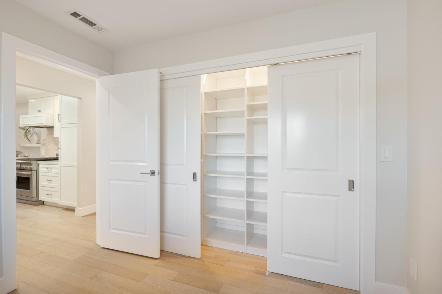 808 Kirkaldy Court