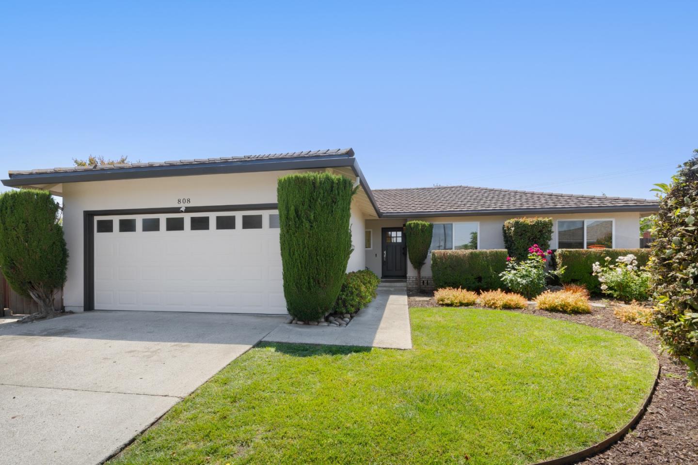 808 Kirkaldy Court