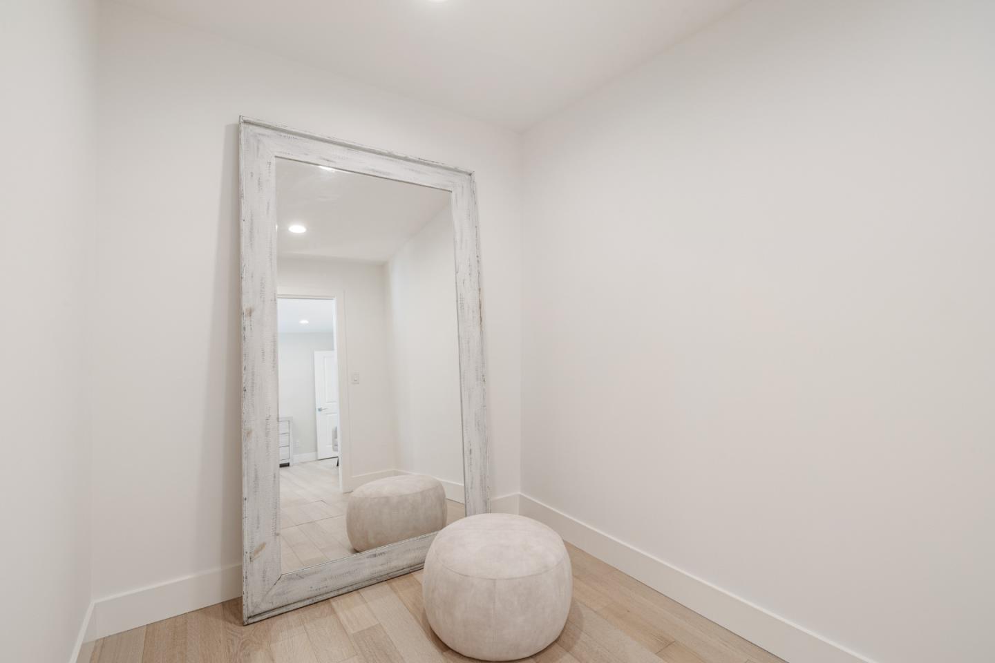 808 Kirkaldy Court