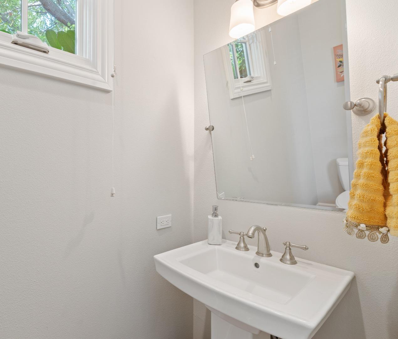 1587 Kentfield