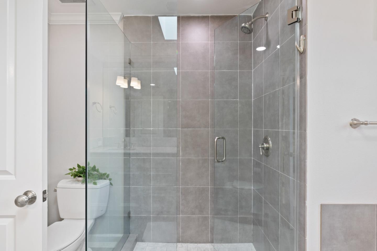 1587 Kentfield