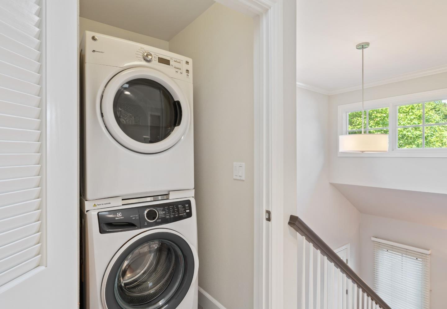 1587 Kentfield