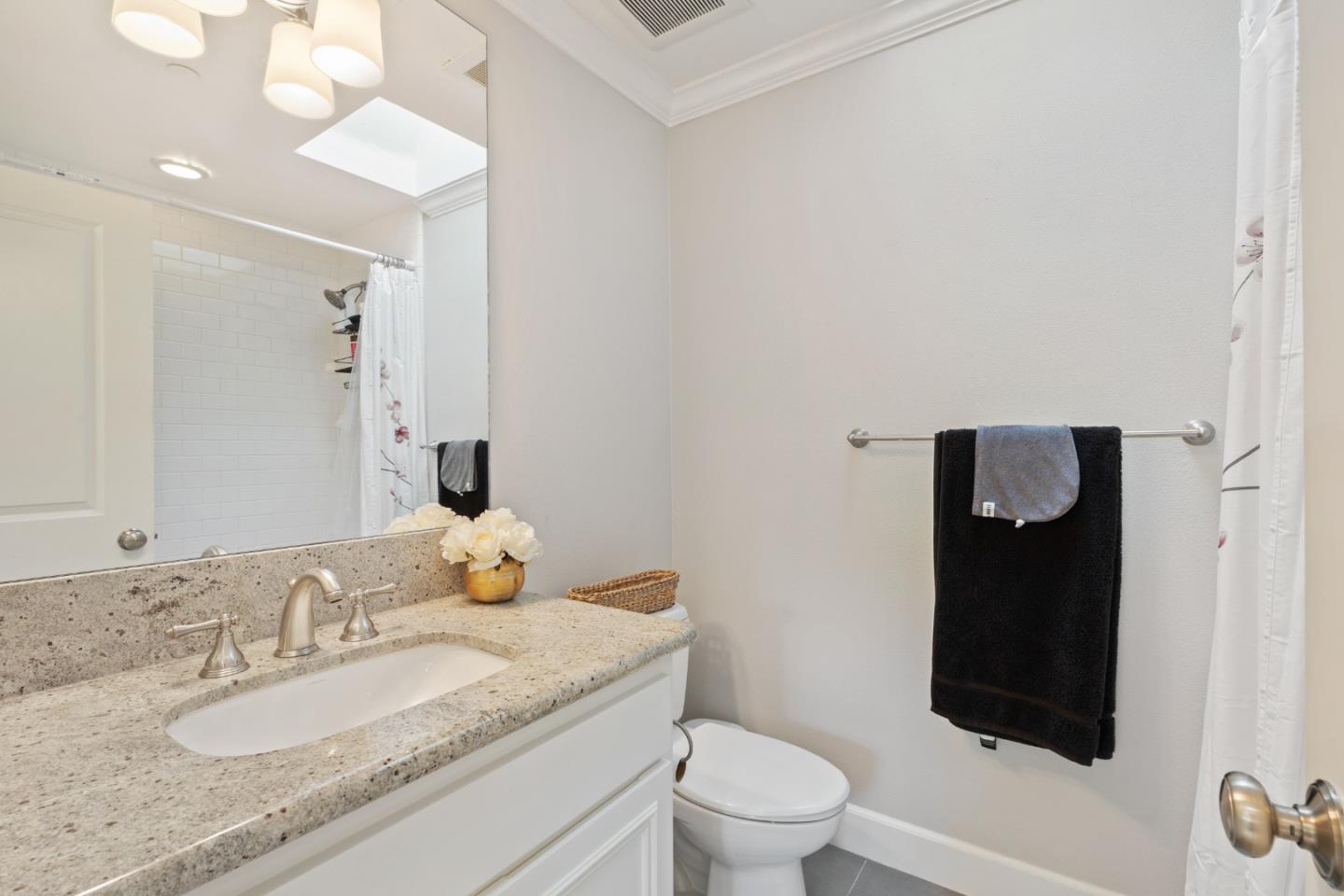 1587 Kentfield