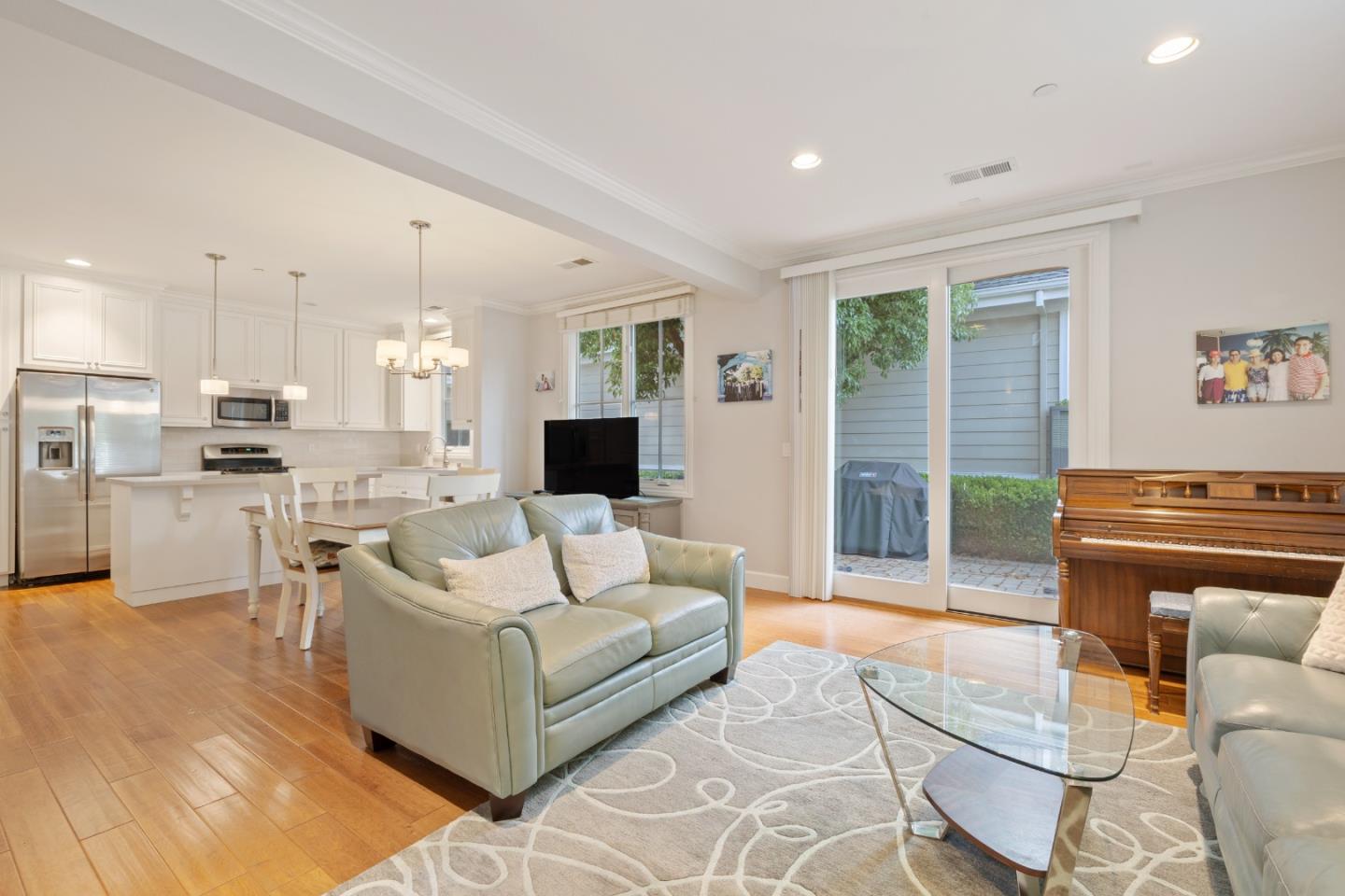 1587 Kentfield