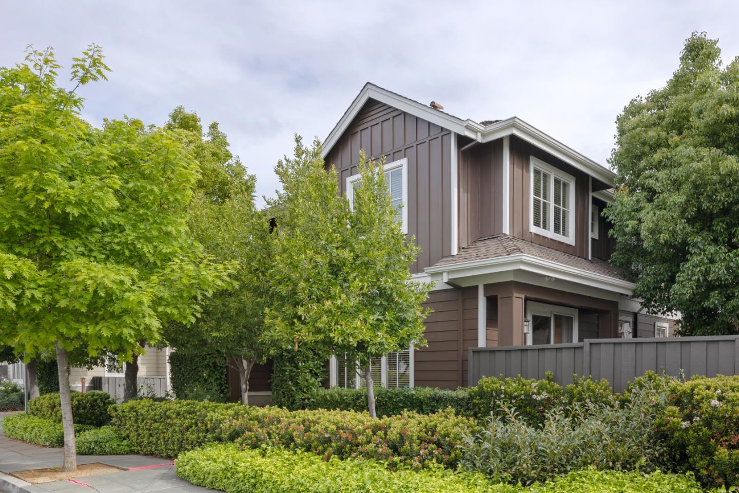 1587 Kentfield