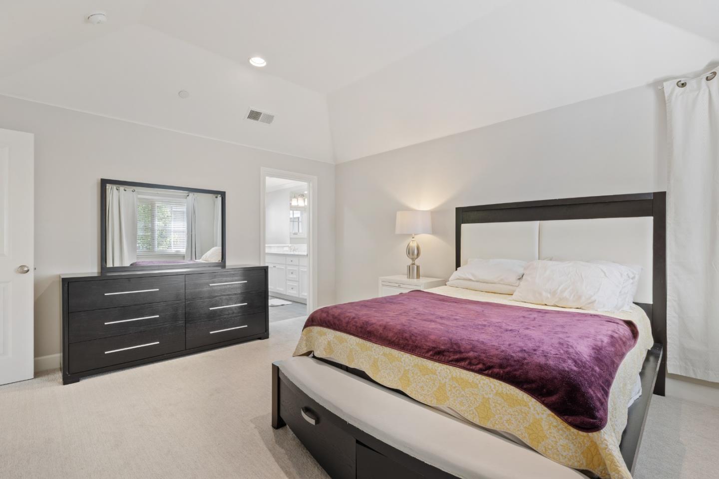 1587 Kentfield