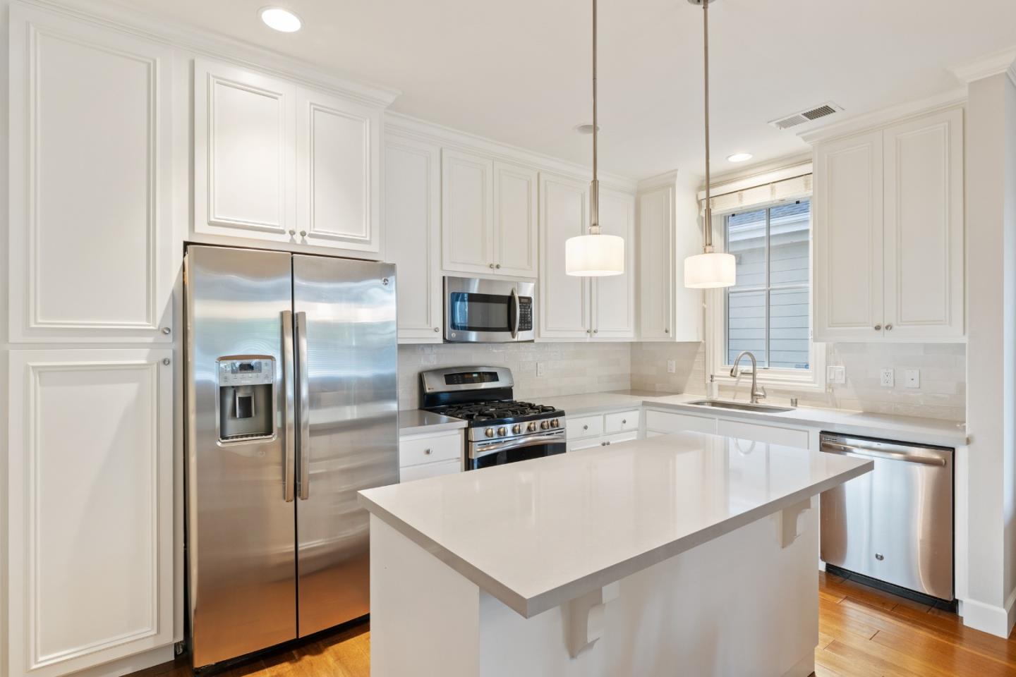 1587 Kentfield