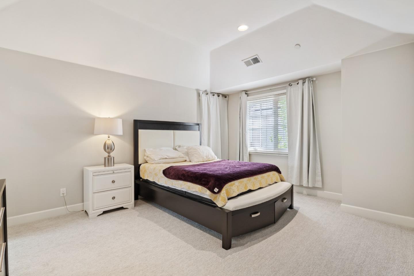 1587 Kentfield