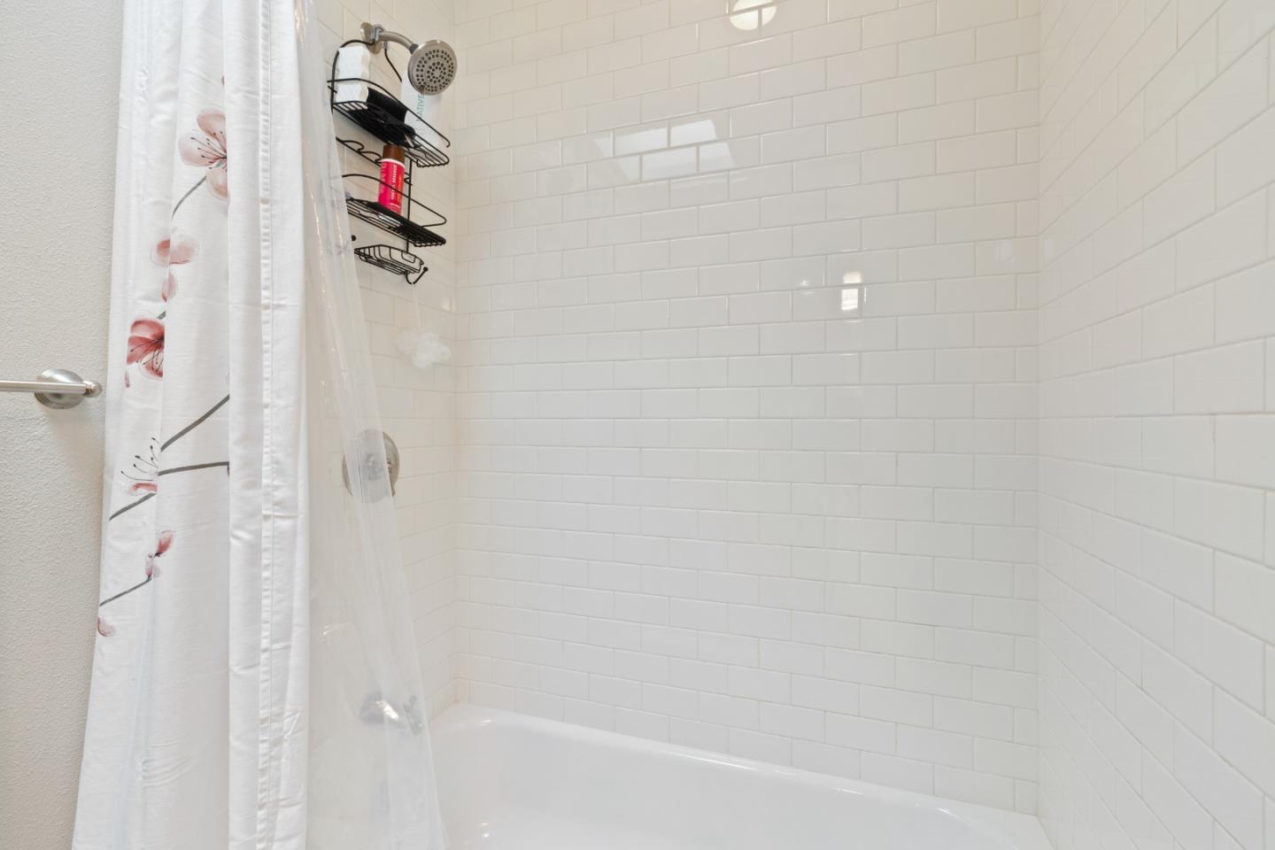 1587 Kentfield
