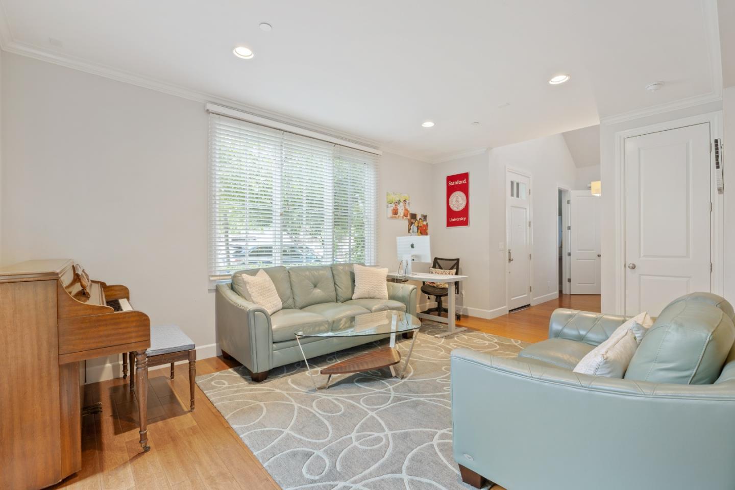 1587 Kentfield