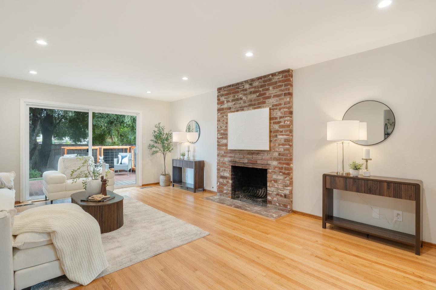 579 Arran Court