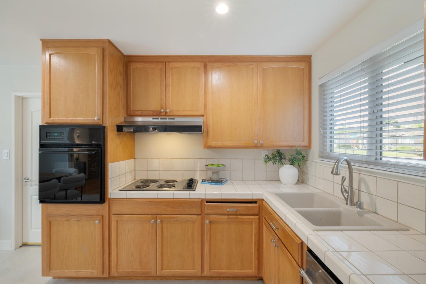 579 Arran Court