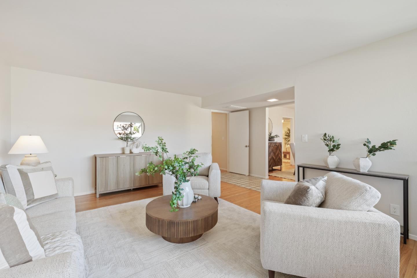 514 Inverness Way