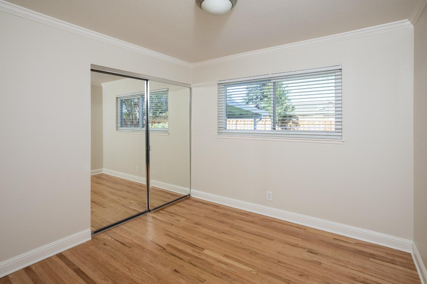 3367 Calico AVE